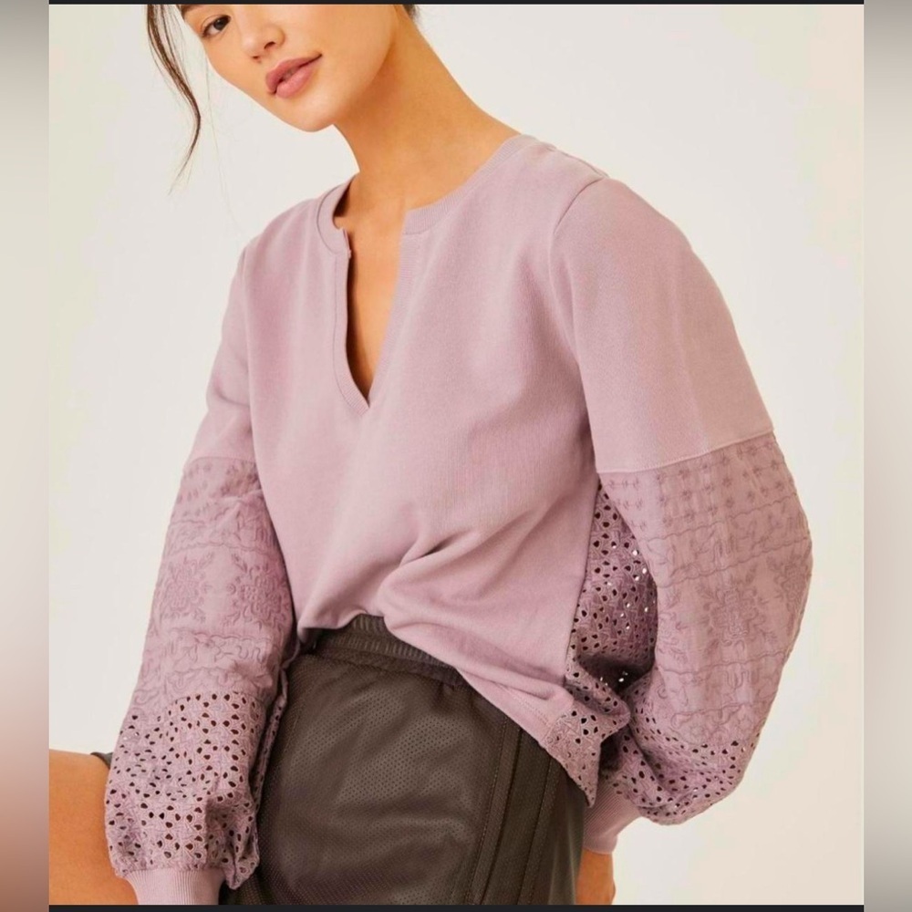 Anthropologie Eyelet Embroidered Balloon Sleeve Sweatshirt
Size XS